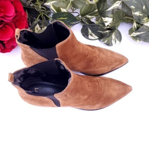 Marc Fisher Suede Leather Ankle Boot Bootie Chelsea Yale Designer Brown Gold Toe - Picture 6 of 9